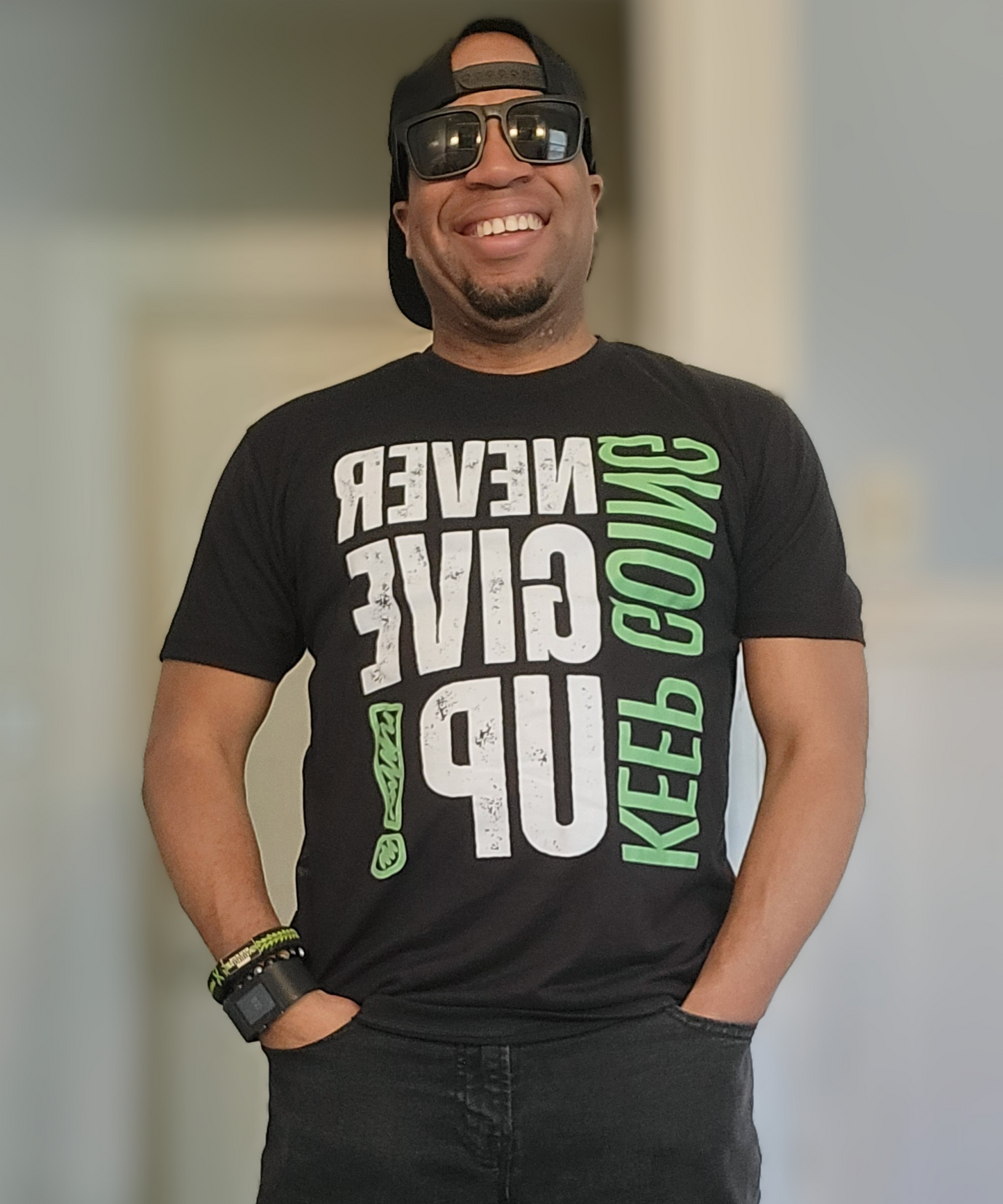 NEVER GIVE UP T-SHIRT